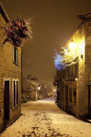 haworth first snow november 27 2010  233 am image 4 sm.jpg